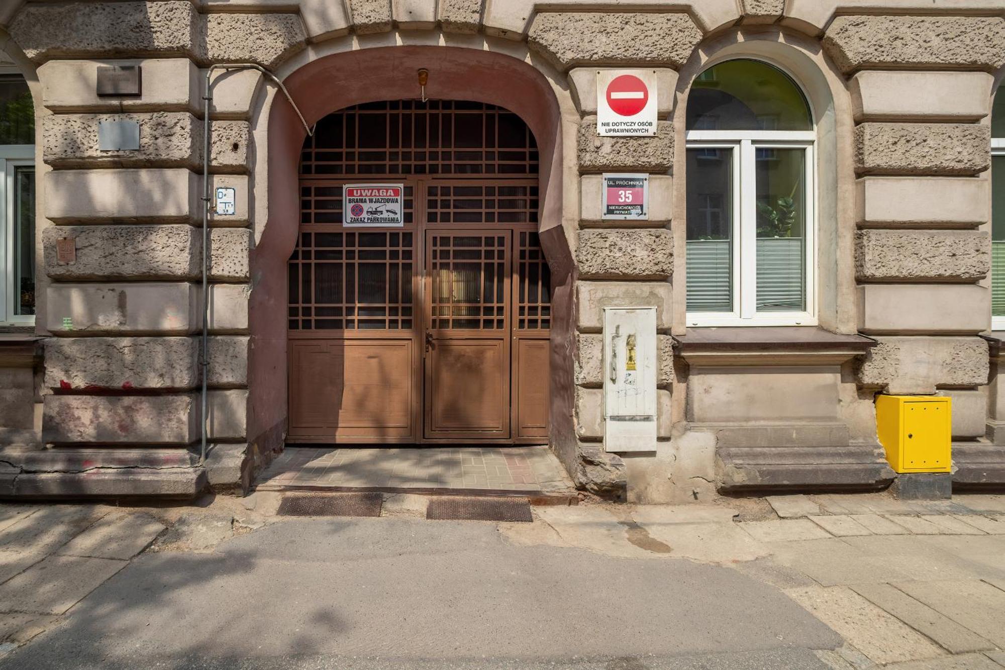 Przytulny W Centrum Lodzi By Renters Apartment